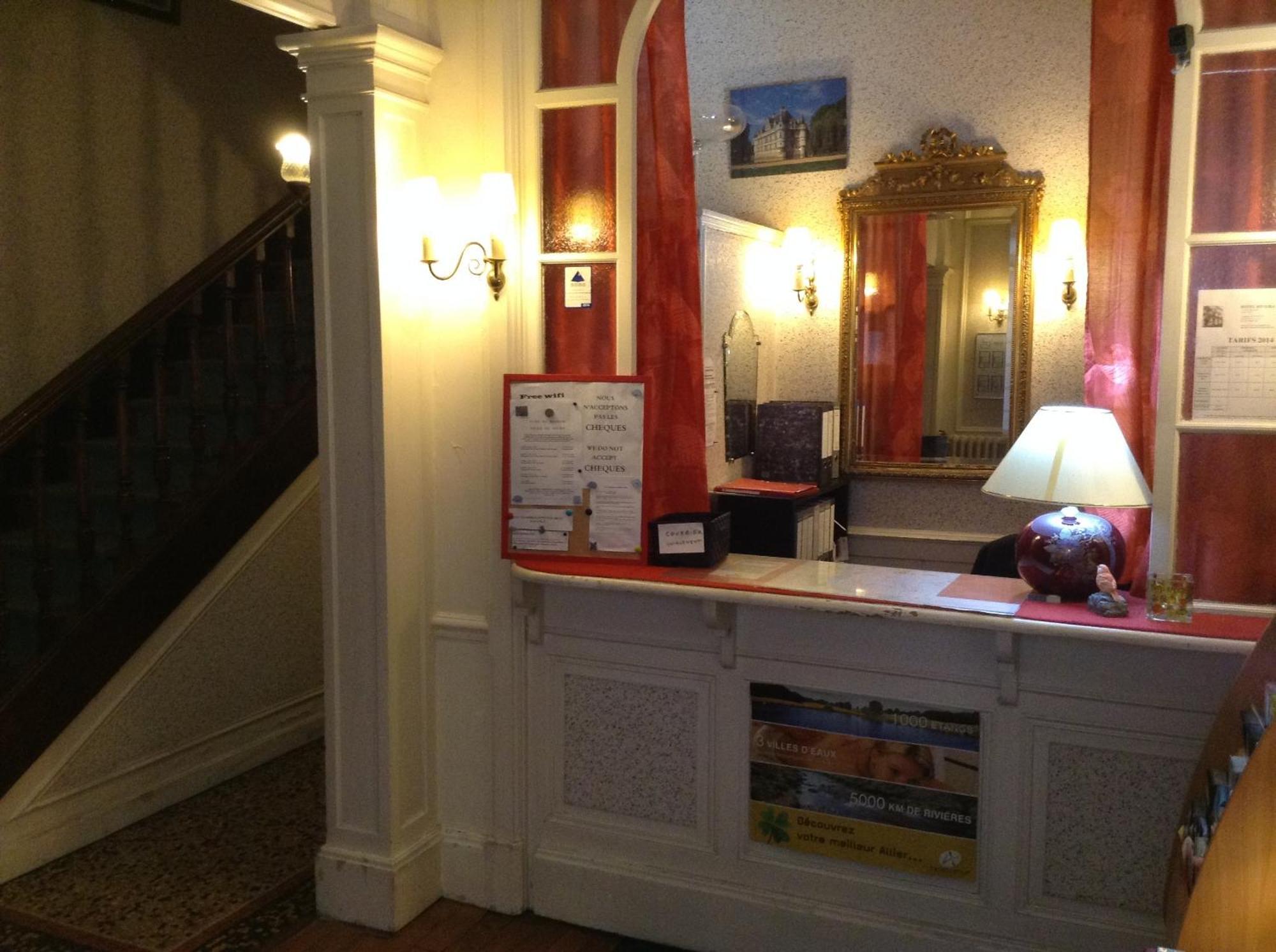 Hotel Riviera 2*
